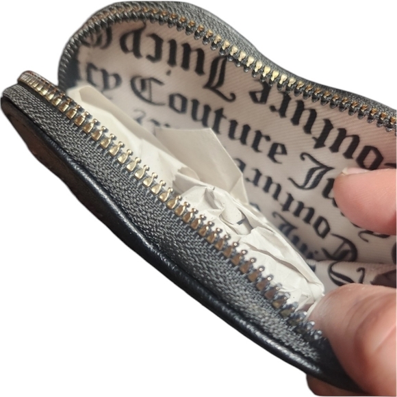 Juicy Couture NWT Heart "Breakin the Rules" Wristlet Pouch w/ Ombre Crystals ✨️ - Picture 3 of 3